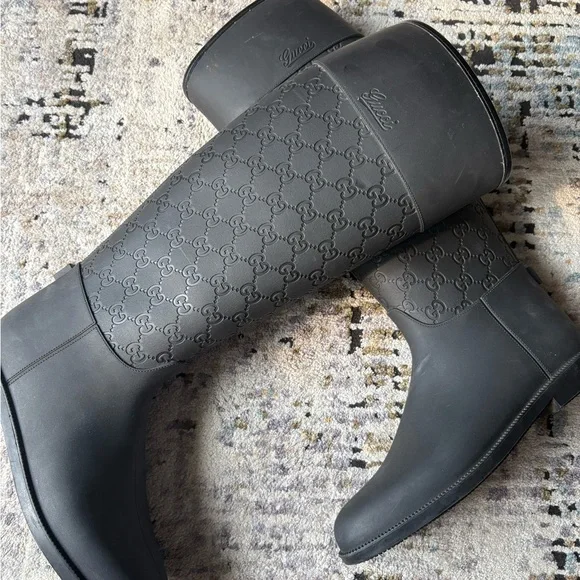 Gucci Black Rubber Guccisma Wellington Boot, Embossed Monogram, Insulated Inside - Picture 8 of 16